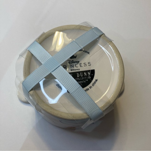 Rae Dunn Disney Cinderella Nesting Measuring Cups - Picture 7 of 7